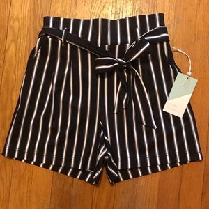 Cisono Black and White Paperbag Waist Shorts